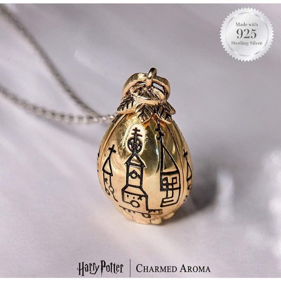 Charmed Aroma Harry Potter™ Golden Egg Candle - Golden Egg Necklace Collection - Picture 4 of 6